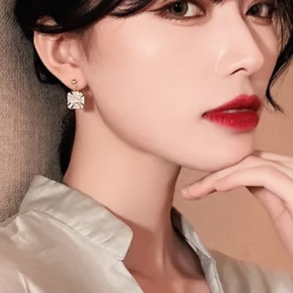 🎁Square Crystal Dangle Earrings - Picture 6 of 9